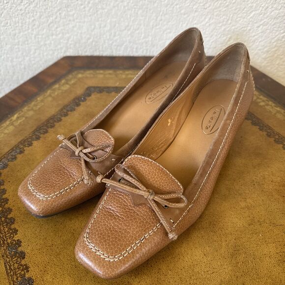 Talbots Brown Textured Leather Low Heel Square Toe Bow Size 6.5B Slip On Pump - Picture 2 of 6
